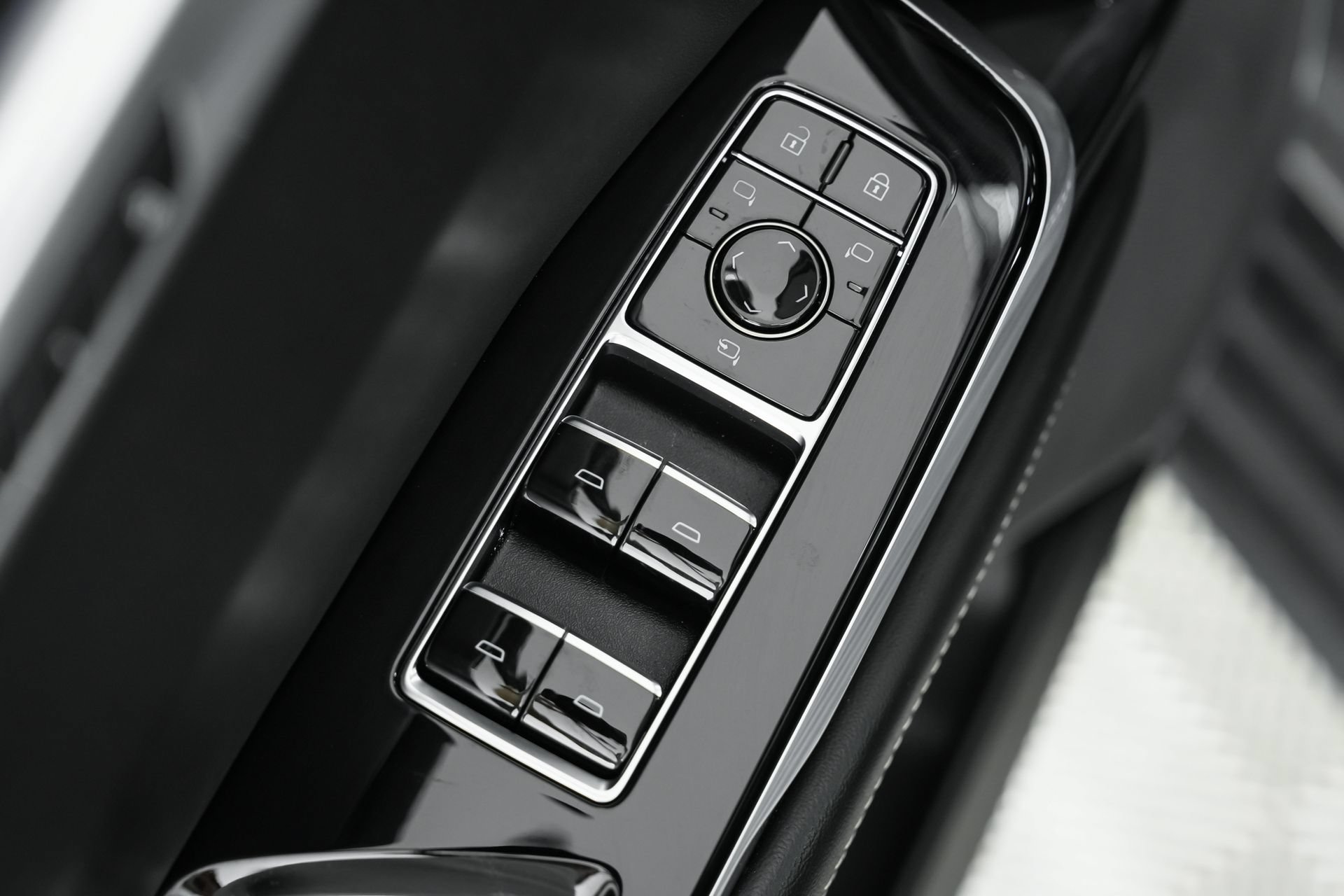 Used 2025 Cadillac Escalade V w/ LPO, Floor Liner Package AWD/4WD image 89