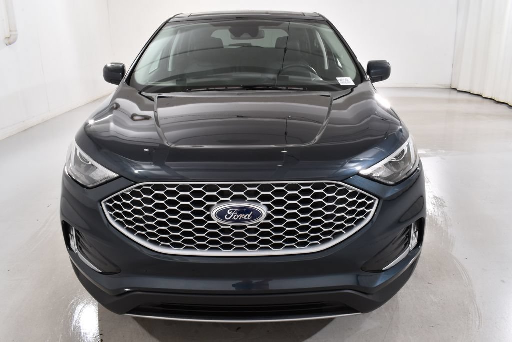 Used 2023 Ford Edge SEL w/ Convenience Package AWD/4WD image 3
