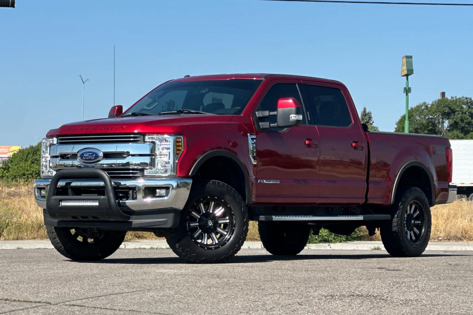 Used 2018 Ford F250 Lariat w/ Lariat Value Package AWD/4WD image 1