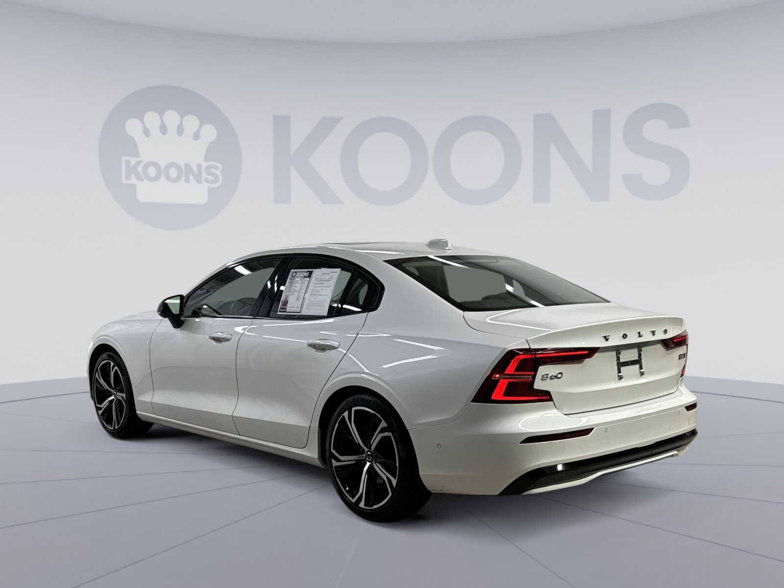 Used 2024 Volvo S60 B5 Plus AWD/4WD image 10