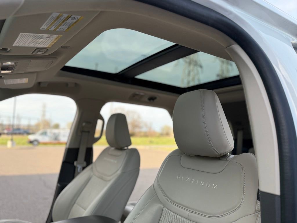Used 2022 Ford Explorer Platinum w/ Equipment Group 601A image 35