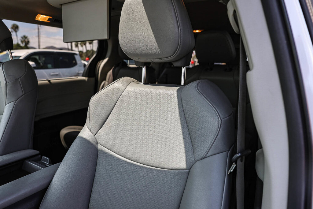 Used 2024 Toyota Sienna XLE w/ XLE Plus Package AWD/4WD image 21
