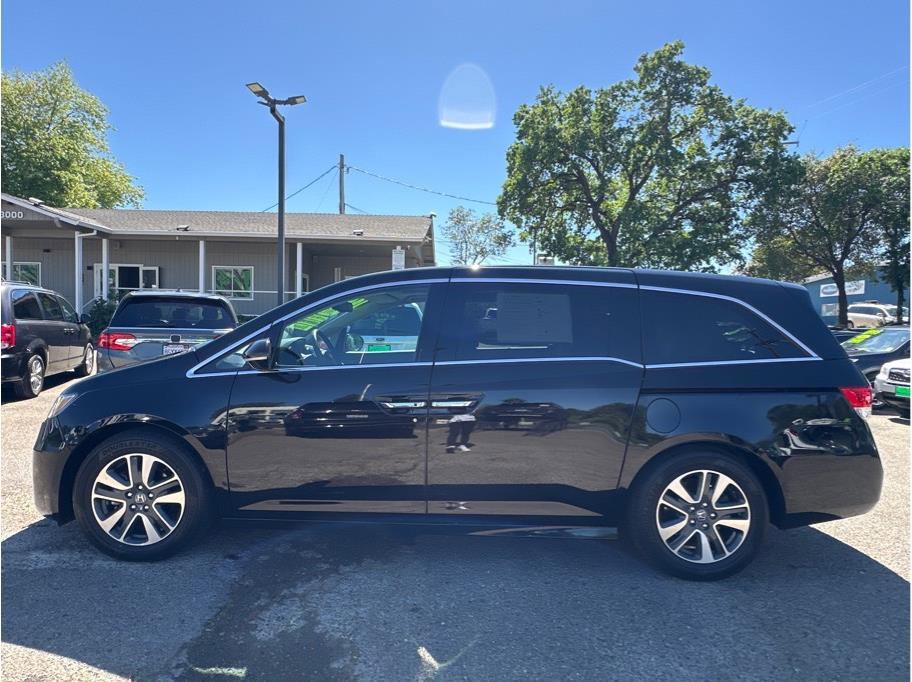 Used 2015 Honda Odyssey Touring Elite image 4