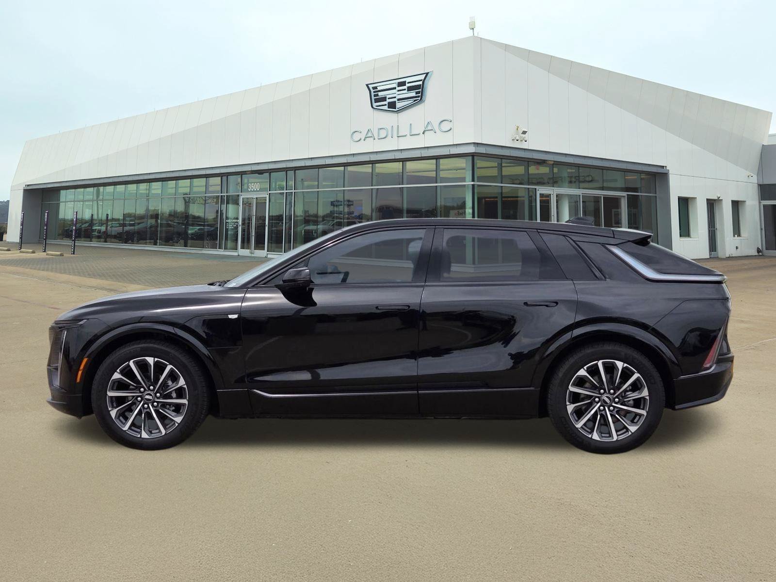 New 2026 Cadillac Lyriq Premium Luxury AWD/4WD image 3