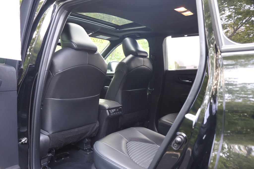 Used 2022 Toyota Highlander XSE FWD image 45