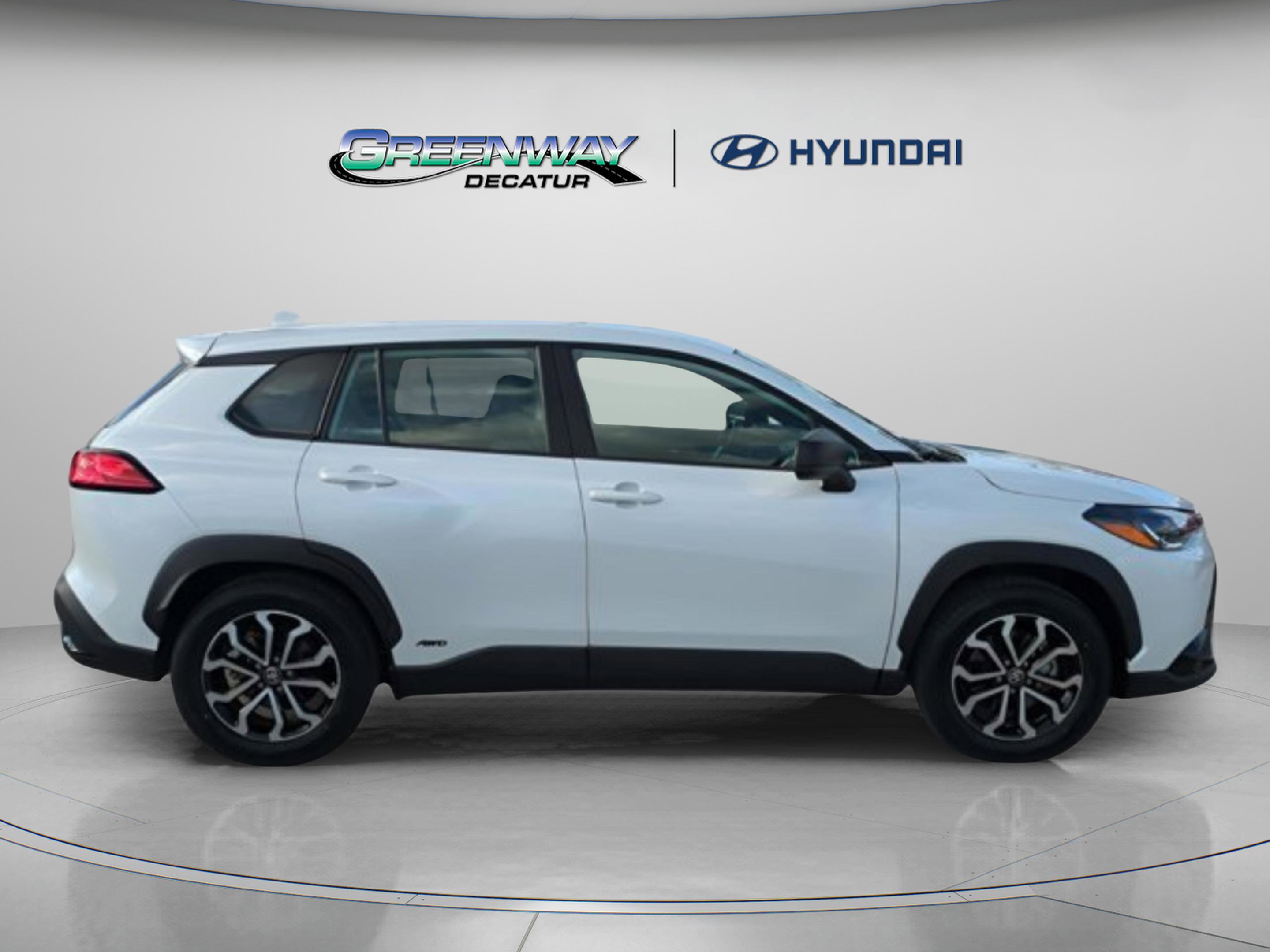 Used 2024 Toyota Corolla Cross S AWD/4WD image 9