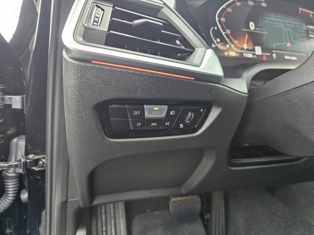 Used 2022 BMW 330i xDrive Sedan w/ Premium Package 2 image 28