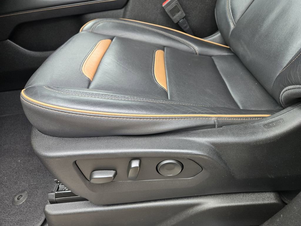 Used 2023 GMC Yukon AT4 AWD/4WD image 21