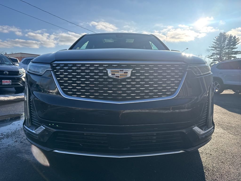Used 2020 Cadillac XT6 Premium Luxury w/ Platinum Package image 2