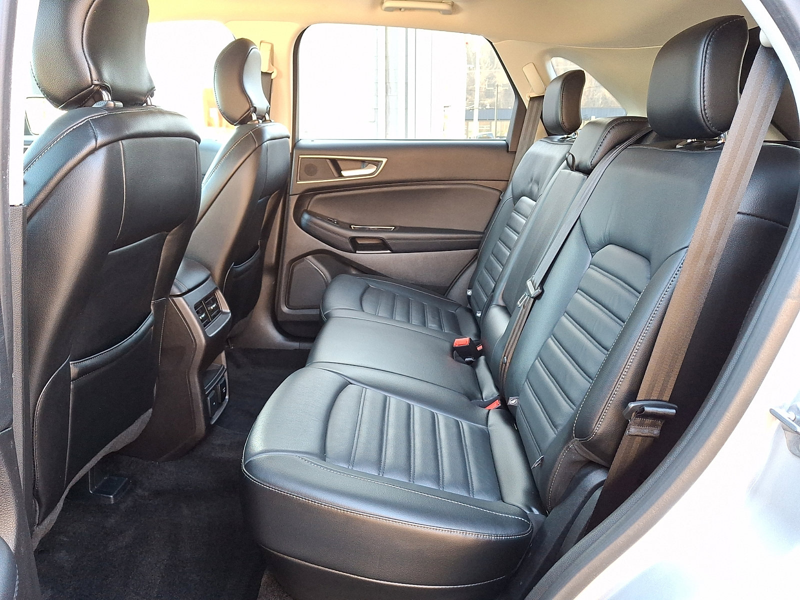 Used 2018 Ford Edge SEL w/ Equipment Group 201A image 10