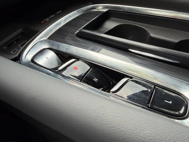 Used 2024 Buick Enclave Essence w/ Technology Package FWD image 25