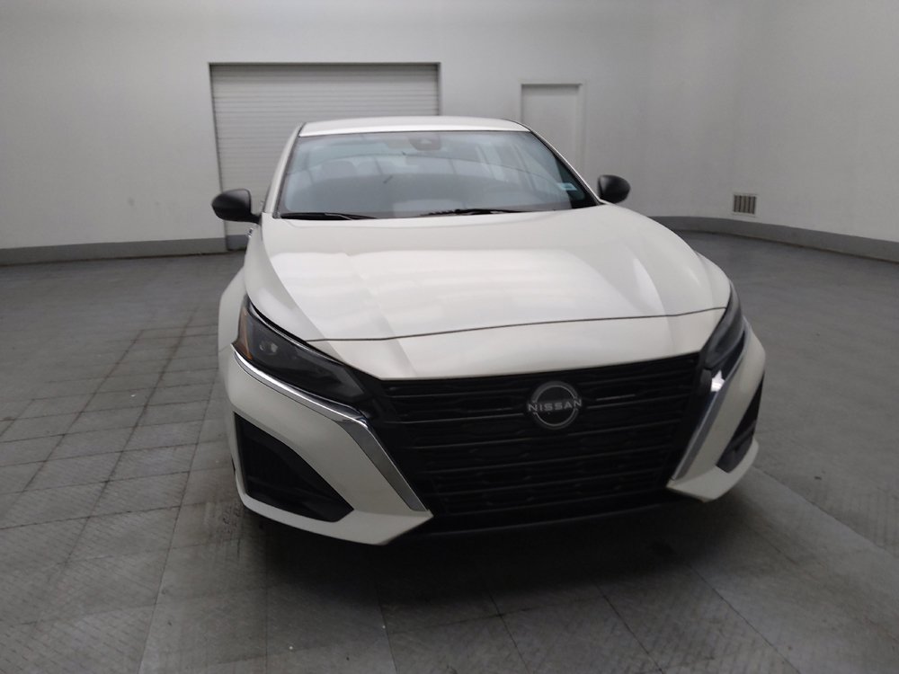Used 2024 Nissan Altima 2.5 SV FWD image 14