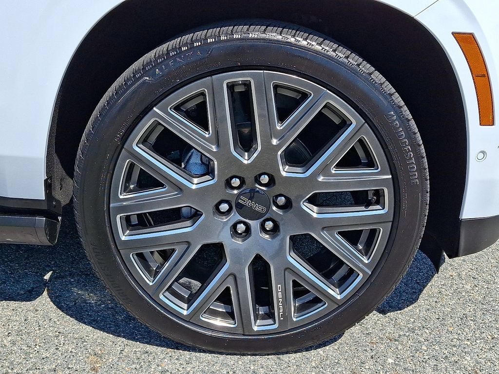 Certified 2026 GMC Yukon XL Denali Ultimate w/ LPO, Floor Liner Package AWD/4WD image 8