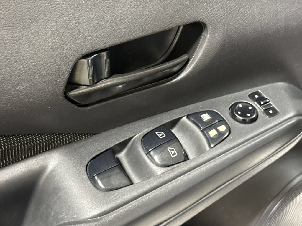 Used 2018 Nissan Kicks S FWD image 20