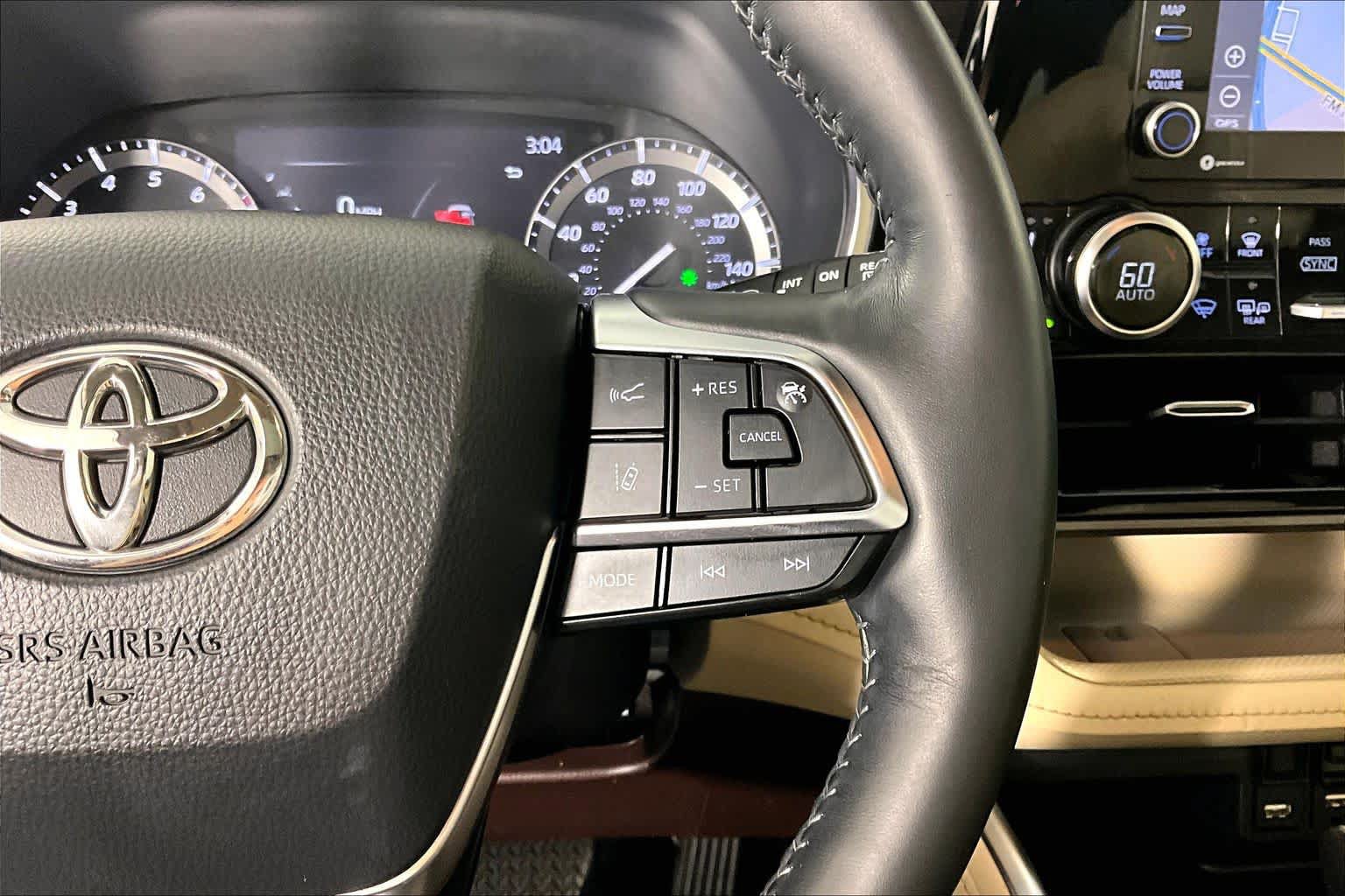 Used 2020 Toyota Highlander Limited FWD image 24
