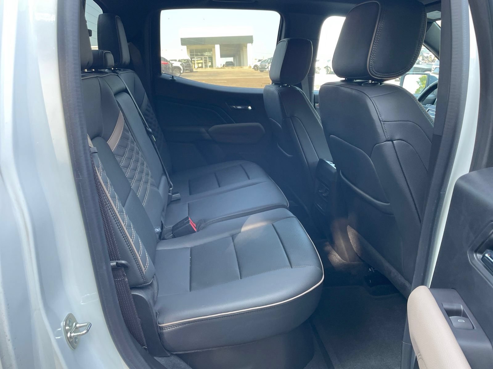 Used 2024 GMC Canyon Denali AWD/4WD image 37