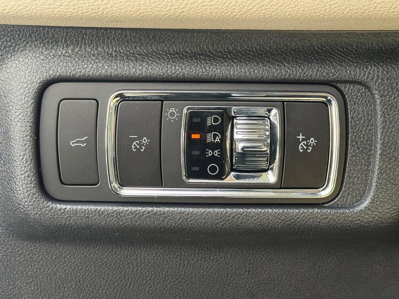 New 2026 Lincoln Corsair Premiere image 17