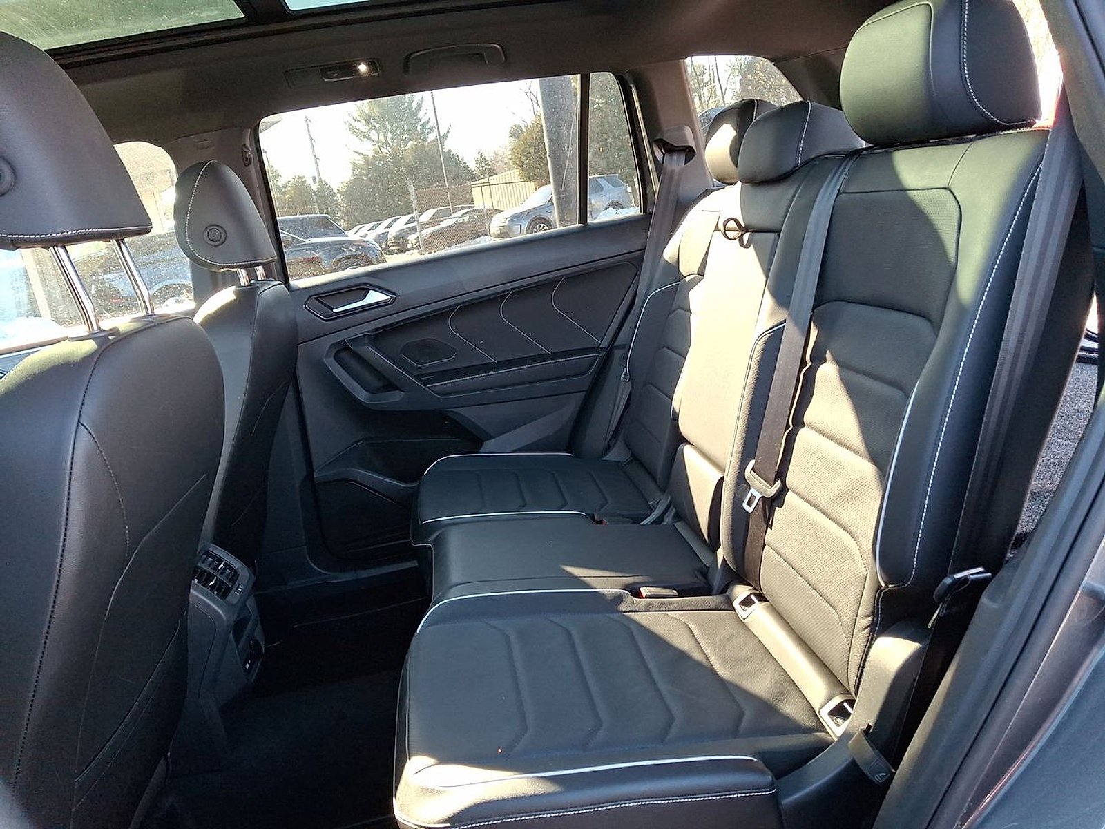 Used 2024 Volkswagen Tiguan SEL R-Line image 27