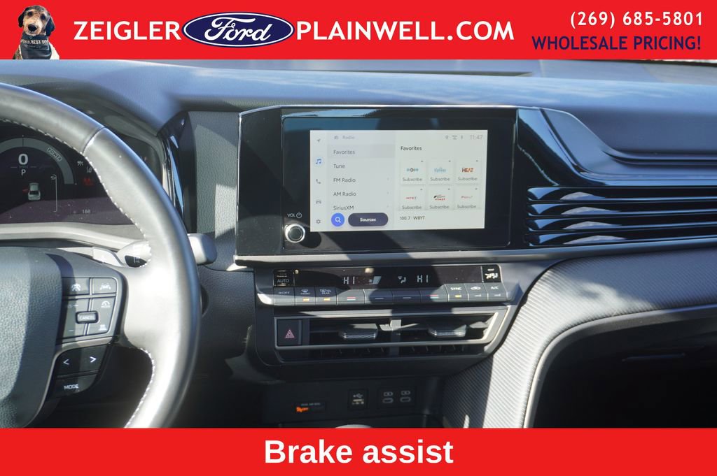 Used 2025 Toyota Camry SE image 10