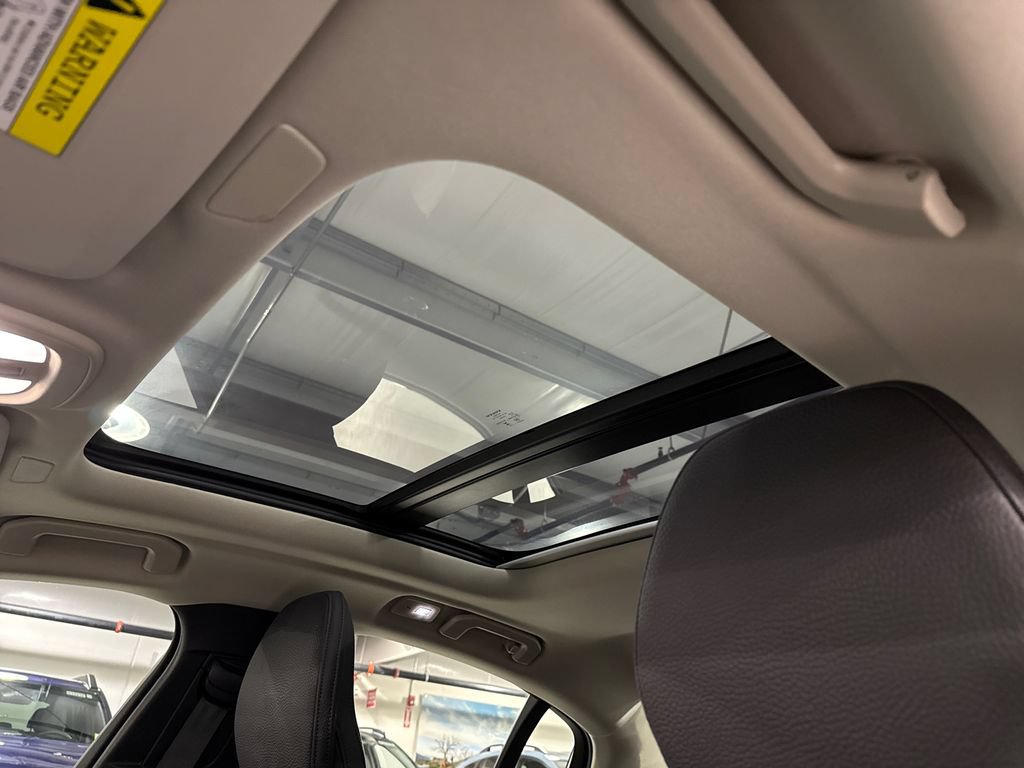 Certified 2025 Volvo S60 T8 Plus AWD/4WD image 20