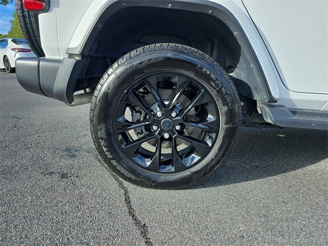 Used 2024 Jeep Wrangler Sahara w/ Technology Group image 33