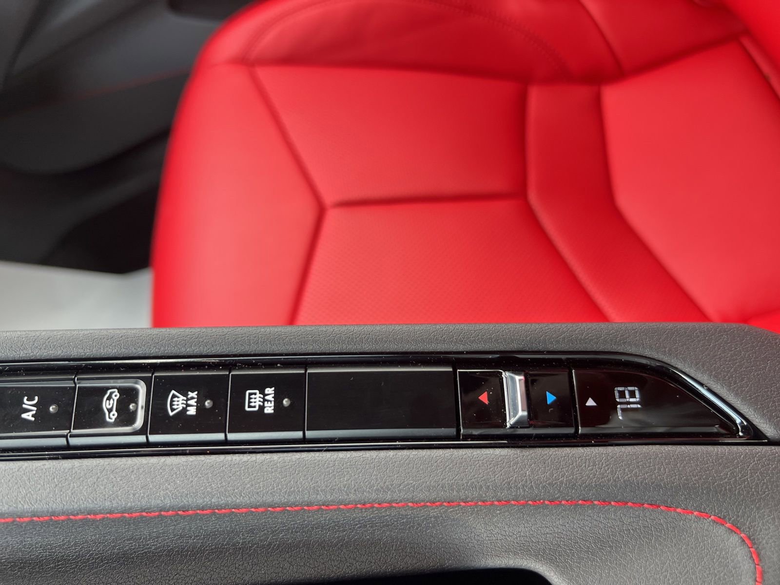 Used 2023 Chevrolet Corvette Stingray Coupe w/ Z51 Performance Package image 27