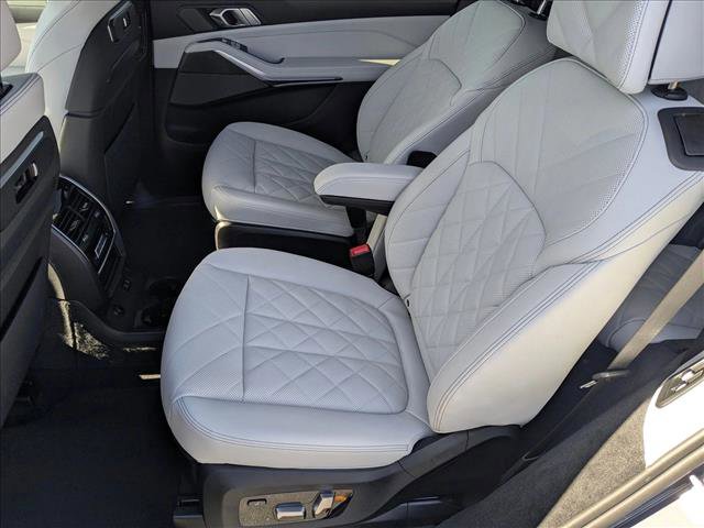 Used 2025 BMW X7 xDrive40i image 15