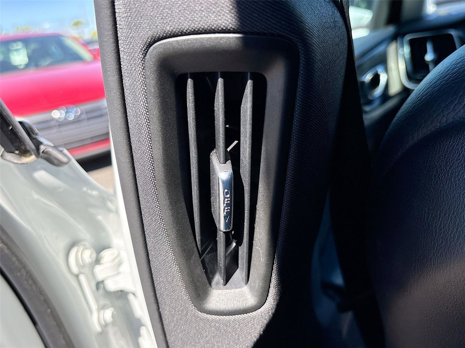 Used 2025 Volvo V60 B5 Cross Country Plus image 27