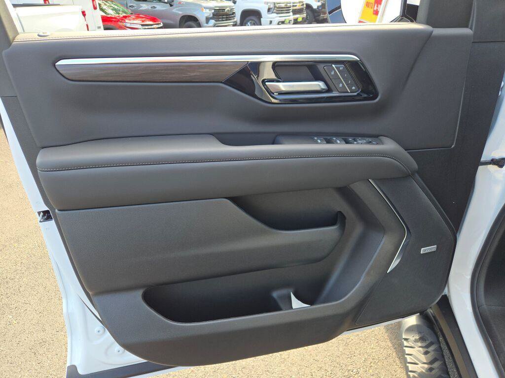 New 2026 Chevrolet Tahoe Z71 w/ Comfort Package AWD/4WD image 24