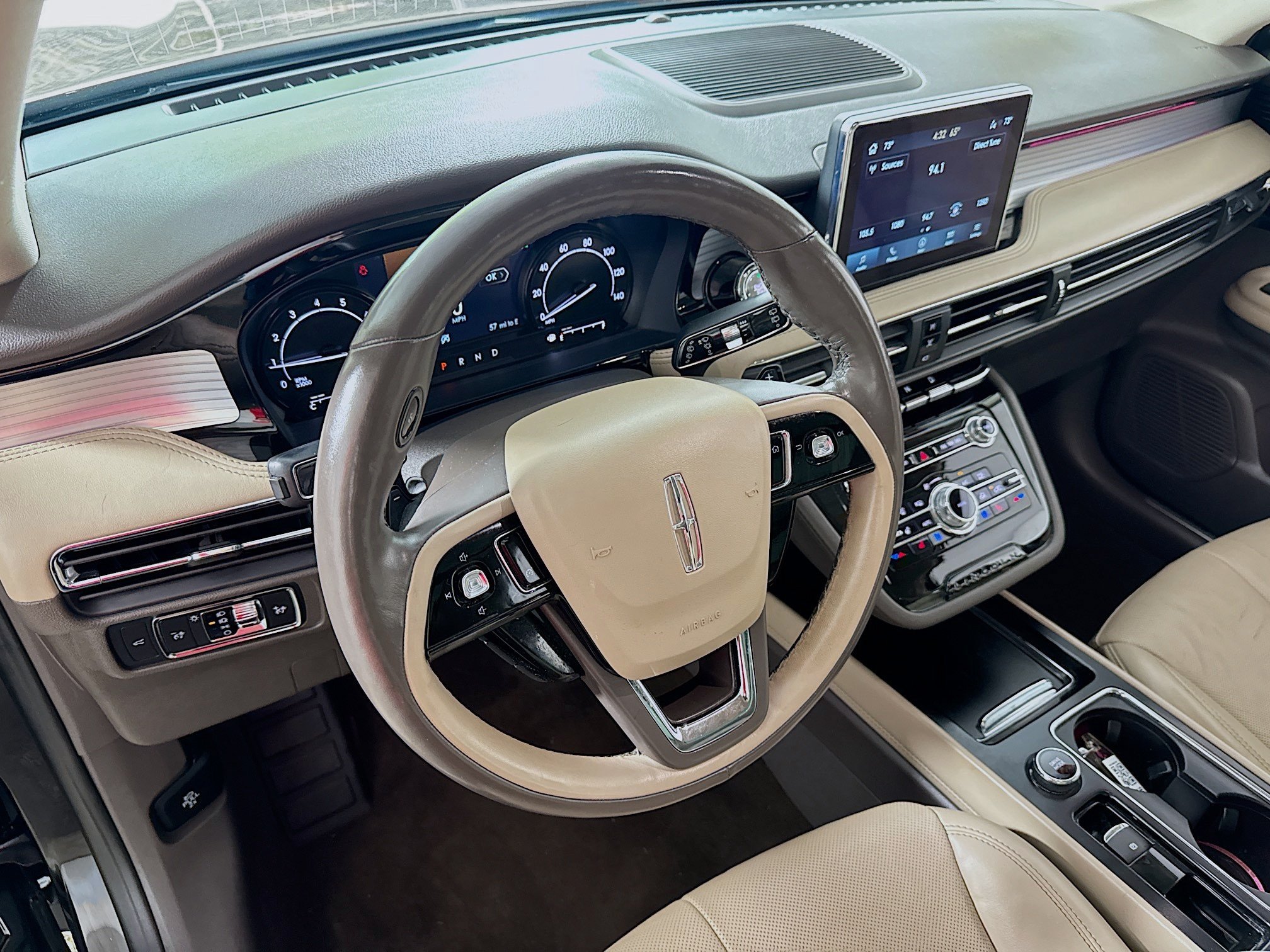 Used 2022 Lincoln Corsair AWD w/ Premium Package image 24