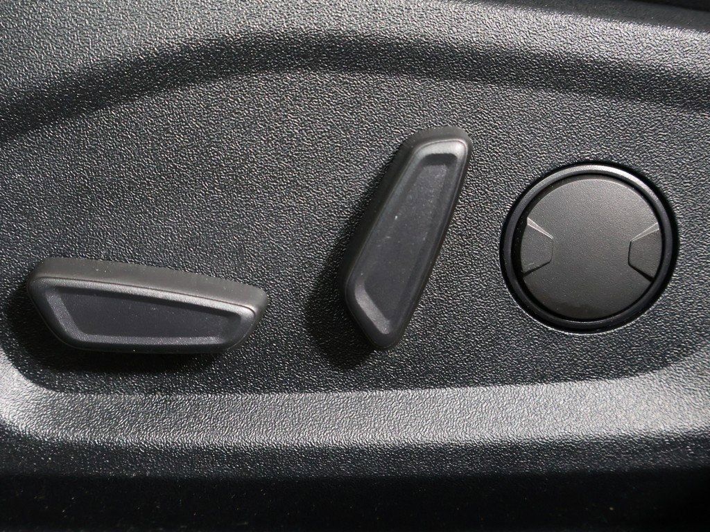 Used 2020 Ford Edge ST w/ Cold Weather Package image 30