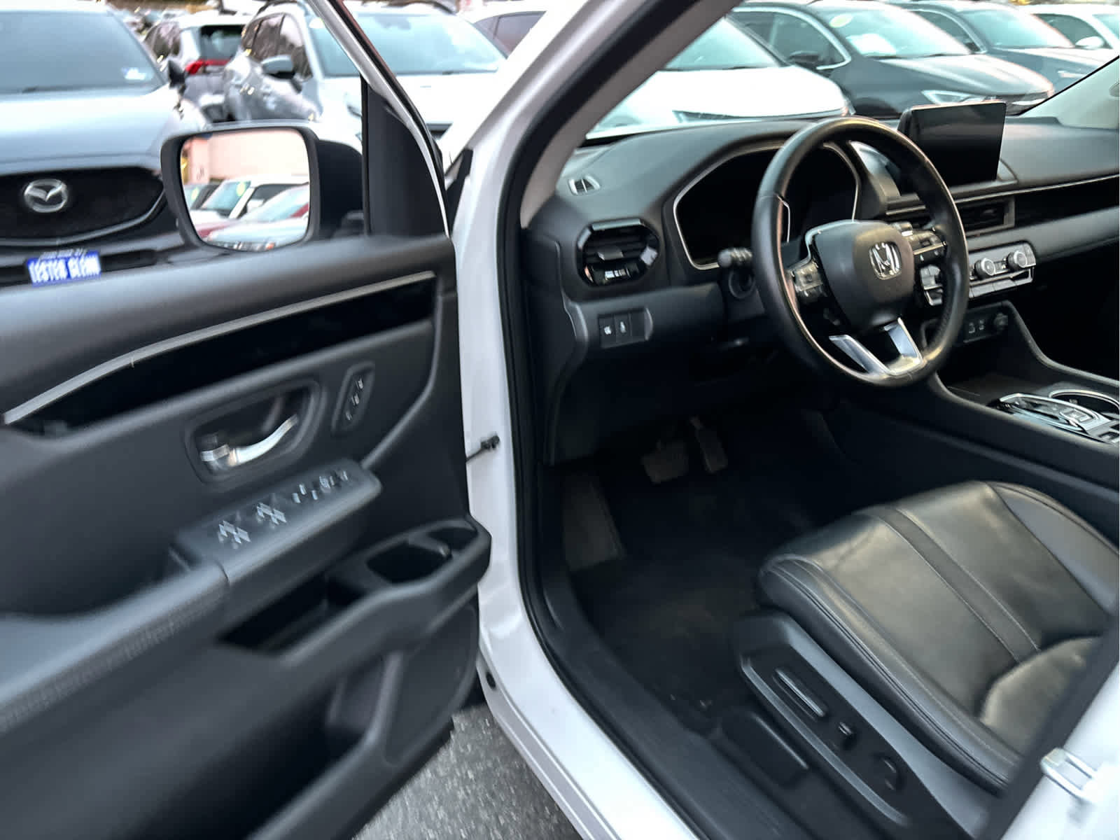 Used 2023 Honda Pilot Touring image 7