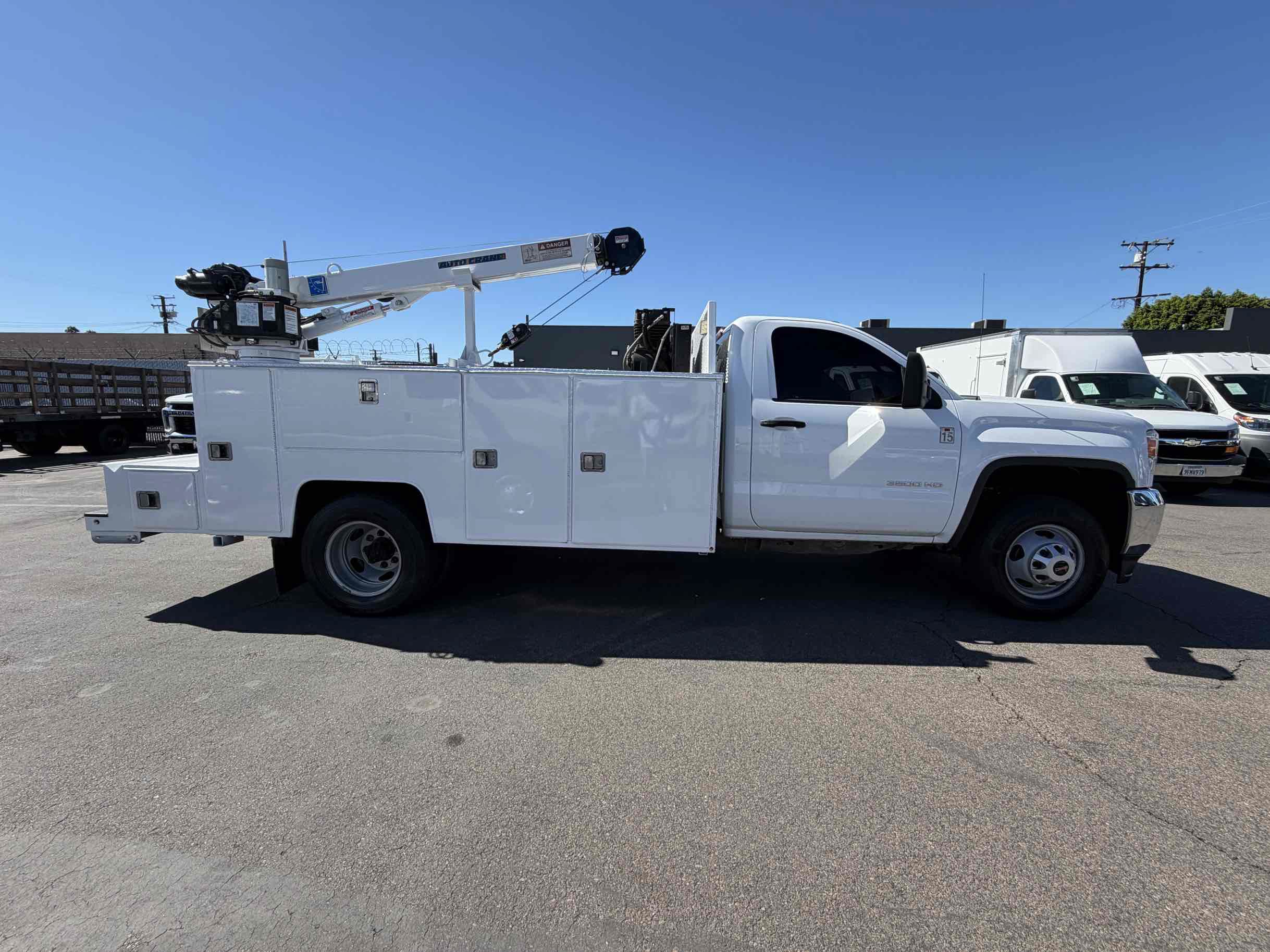 Used 2017 GMC Sierra 3500 2WD Regular Cab image 6