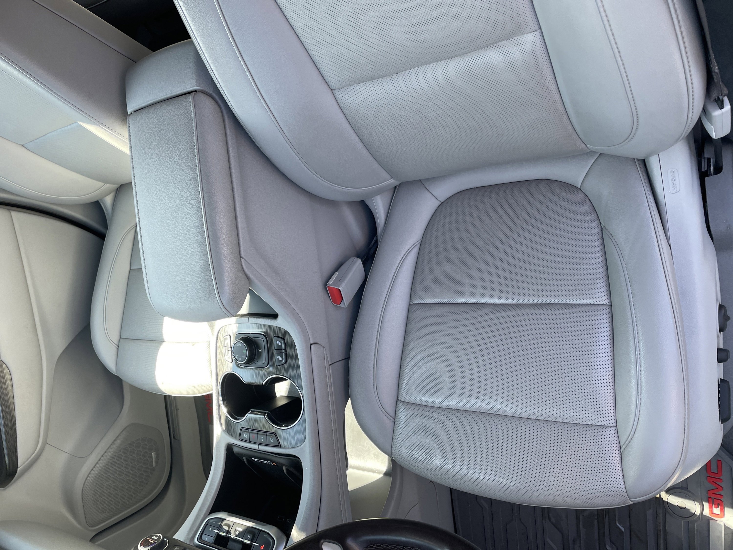 Used 2023 GMC Acadia SLT image 14