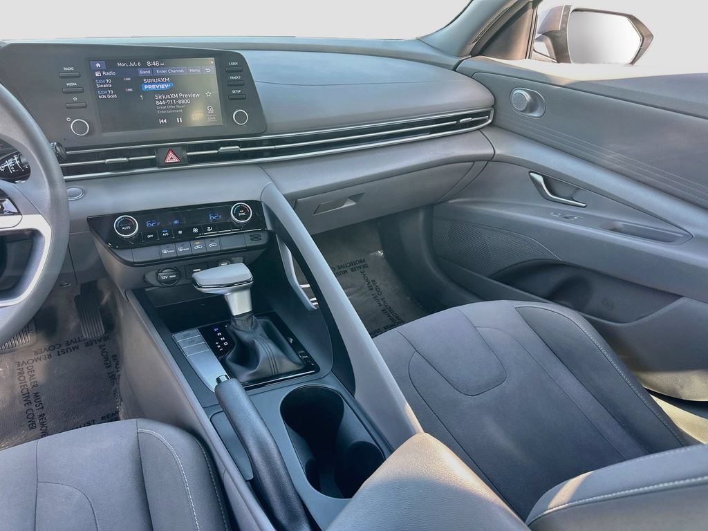 Used 2022 Hyundai Elantra SEL FWD image 21