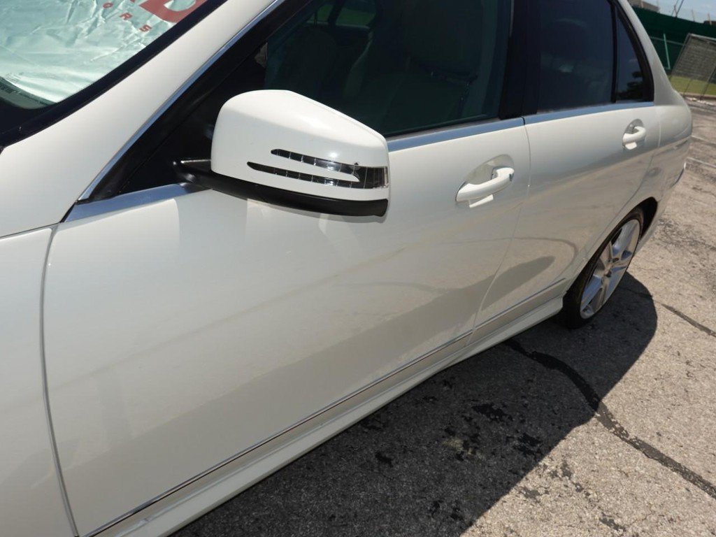 Used 2011 Mercedes-Benz C 300 Sedan image 10