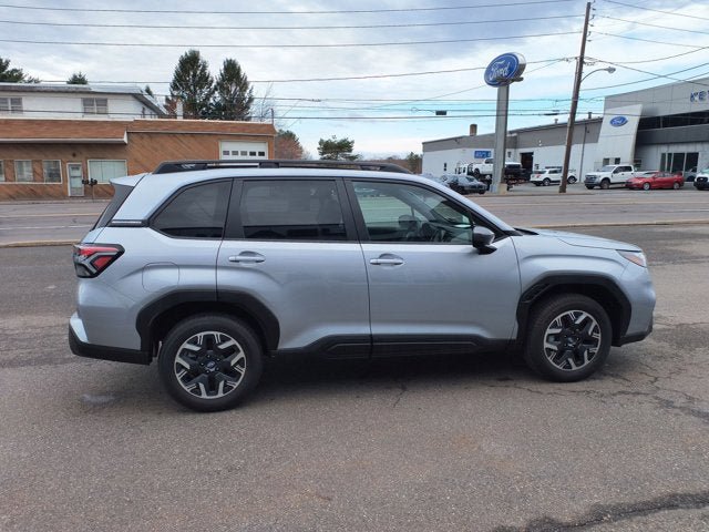 Used 2025 Subaru Forester Premium AWD/4WD image 9