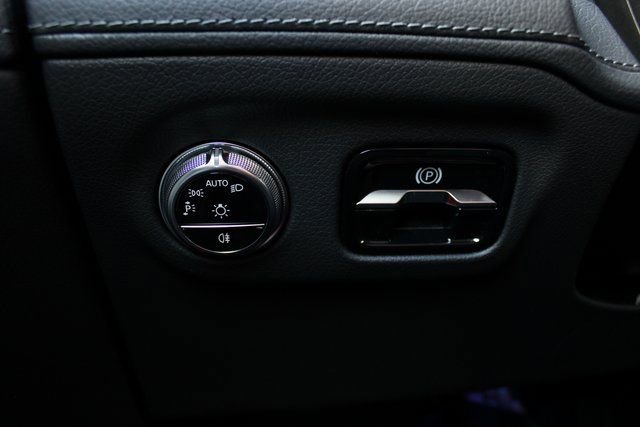 Used 2023 Mercedes-Benz EQS 580 4MATIC Sedan image 16
