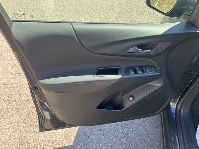 Used 2022 Chevrolet Equinox RS w/ Infotainment Package image 17