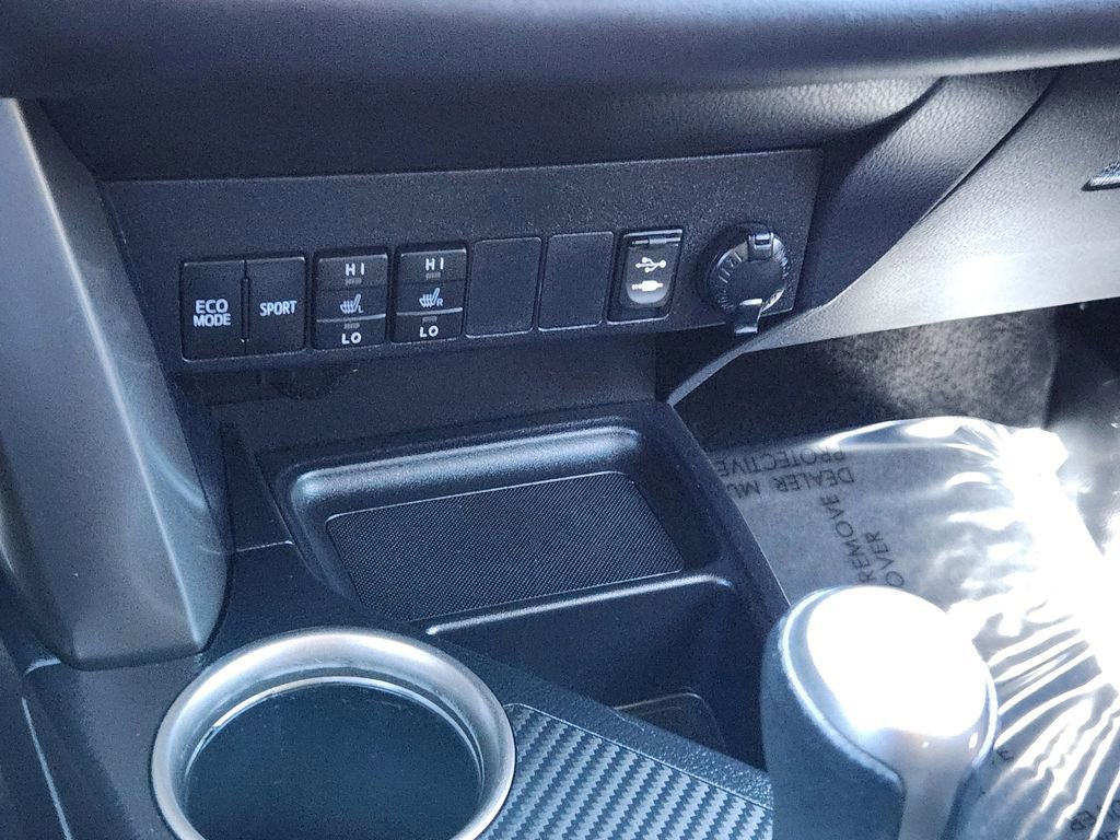 Used 2015 Toyota RAV4 Limited w/ Technology Package image 17