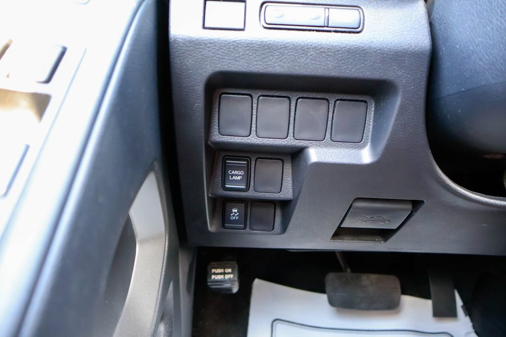 Used 2024 Nissan Frontier SV RWD image 17