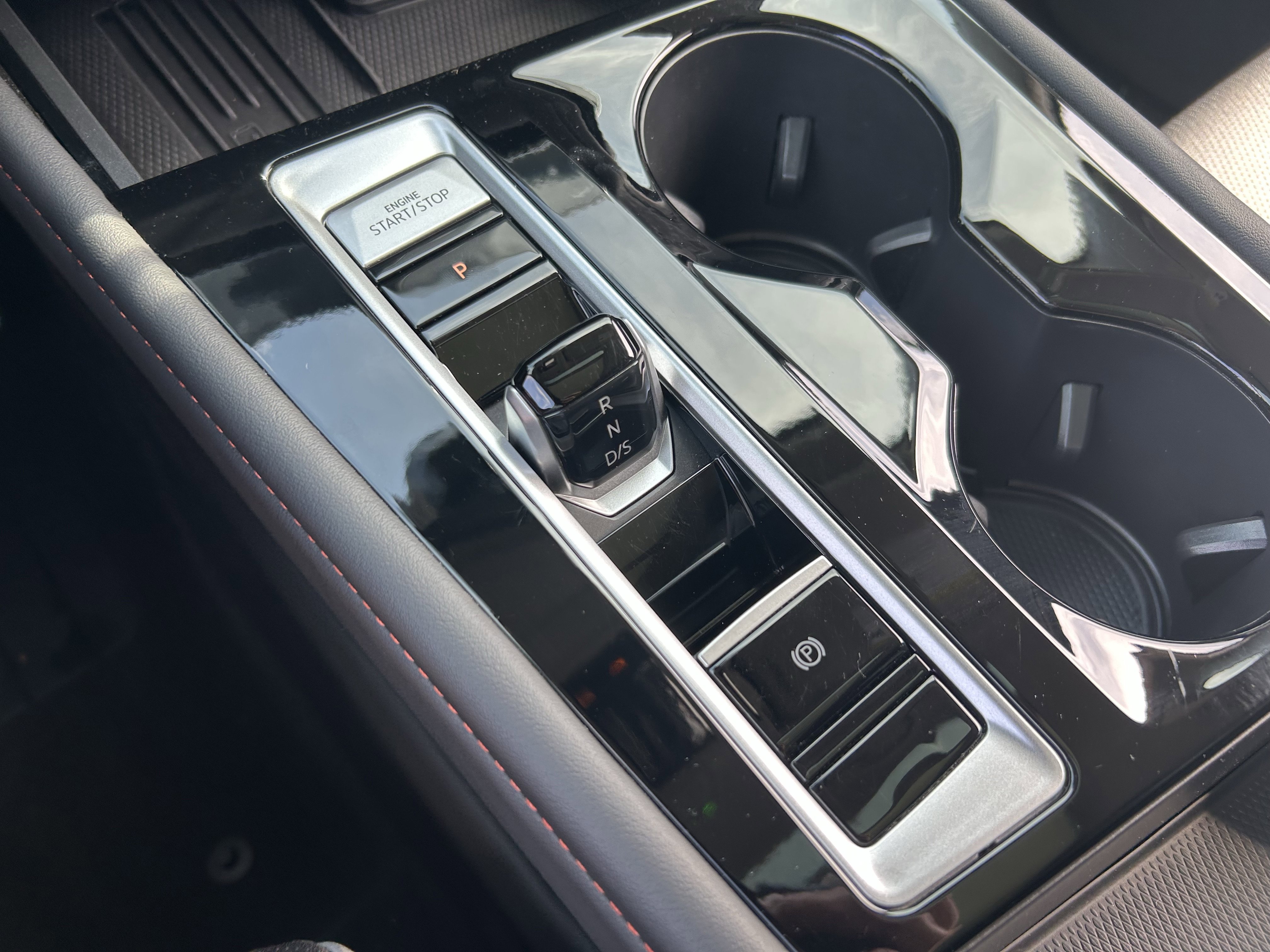 Certified 2025 Volkswagen Atlas Peak Edition SE AWD/4WD image 15