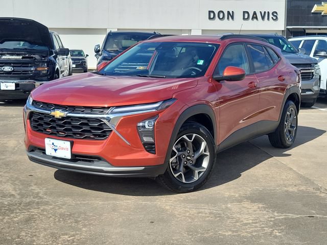 Used 2024 Chevrolet Trax LT w/ Driver Confidence Package FWD image 31