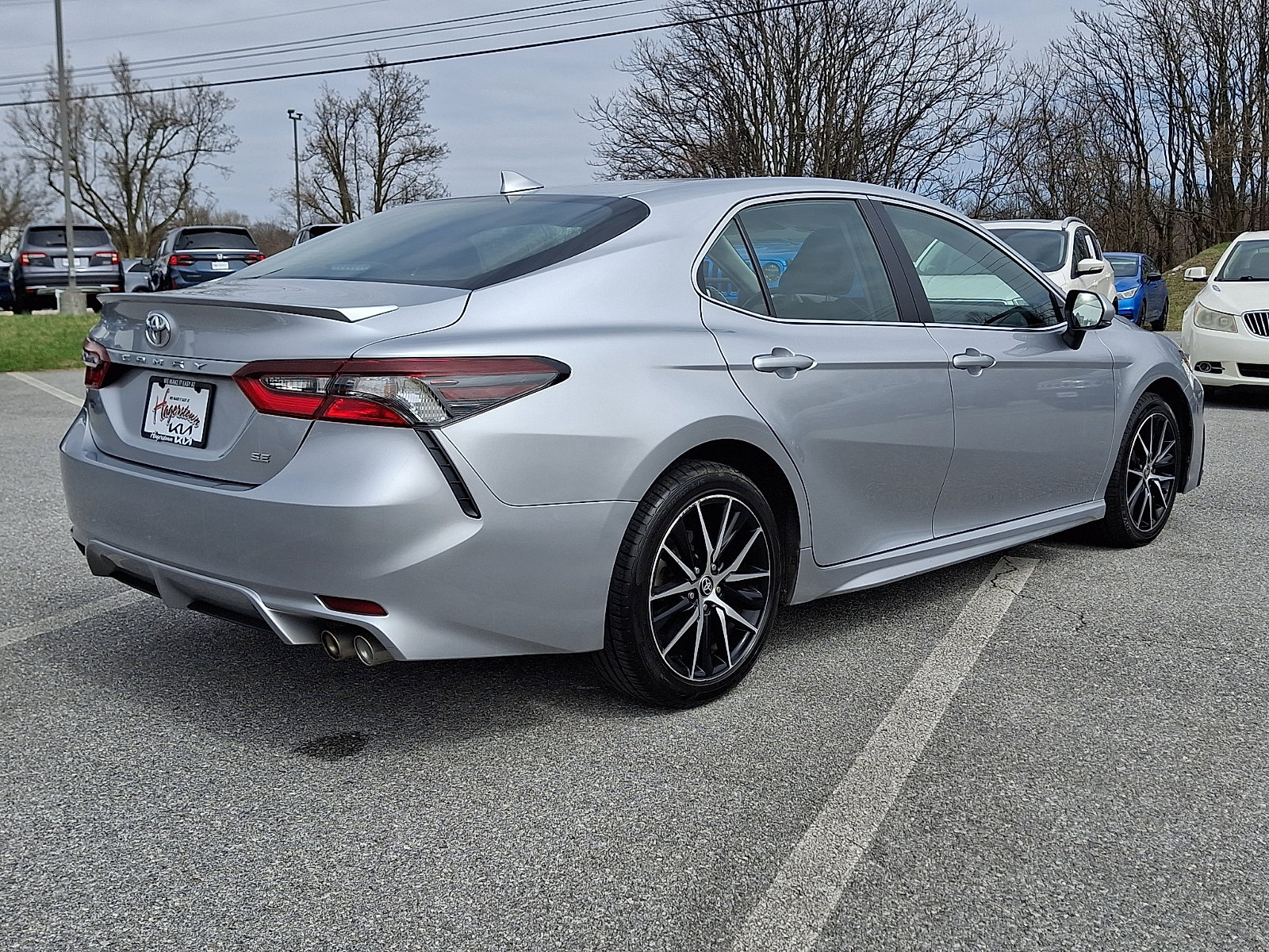 Used 2024 Toyota Camry SE image 6