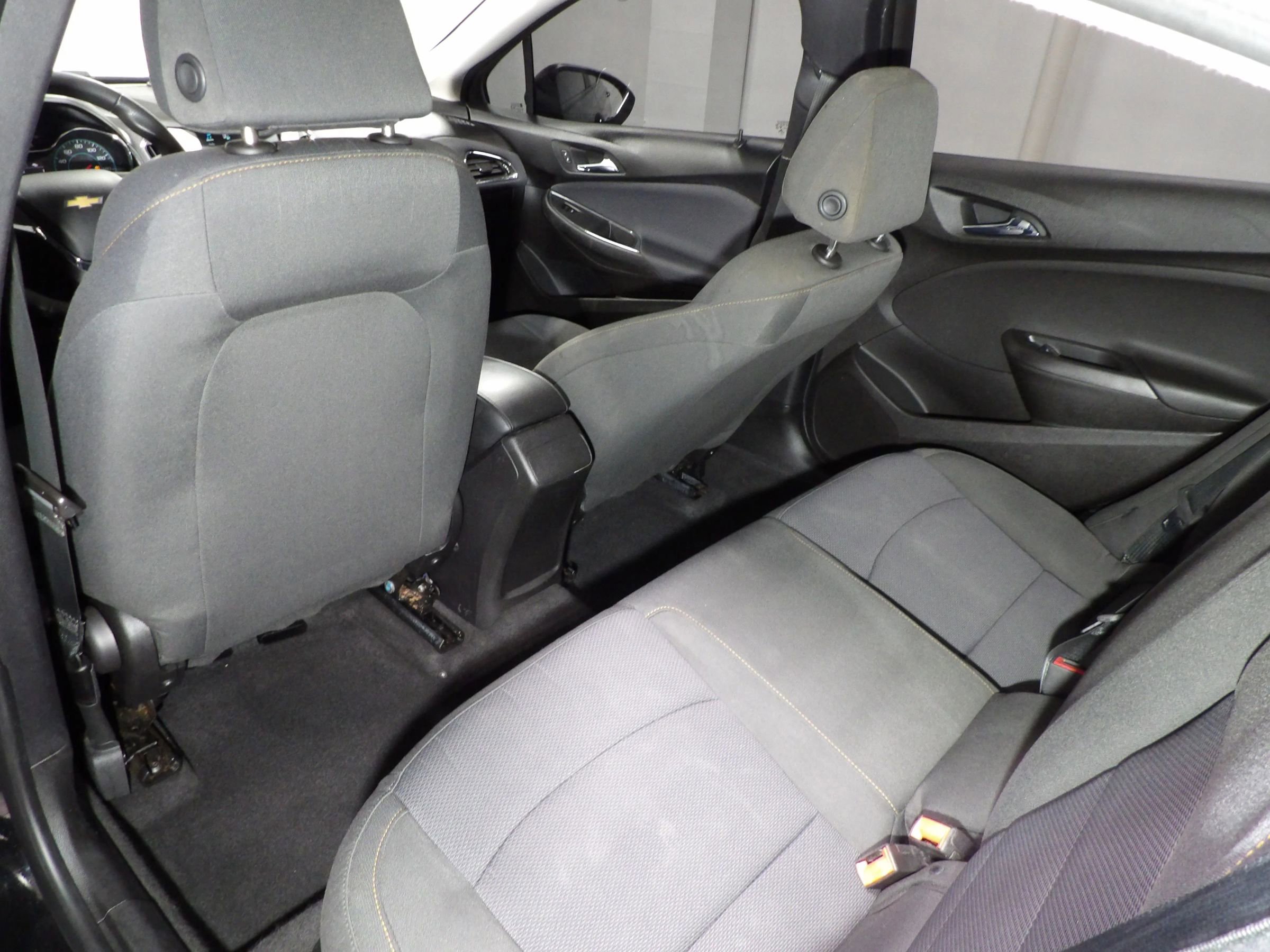 Used 2018 Chevrolet Cruze LS FWD image 11