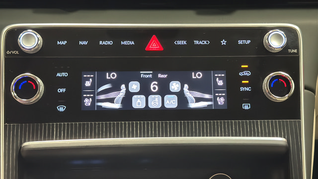Used 2025 Genesis GV80 3.5T AWD/4WD image 18