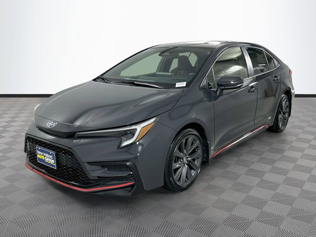 Used 2023 Toyota Corolla SE w/ SE Package AWD/4WD image 3