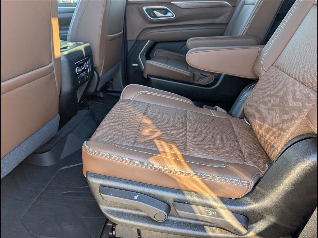 Used 2021 Chevrolet Tahoe High Country w/ Premium Package image 12