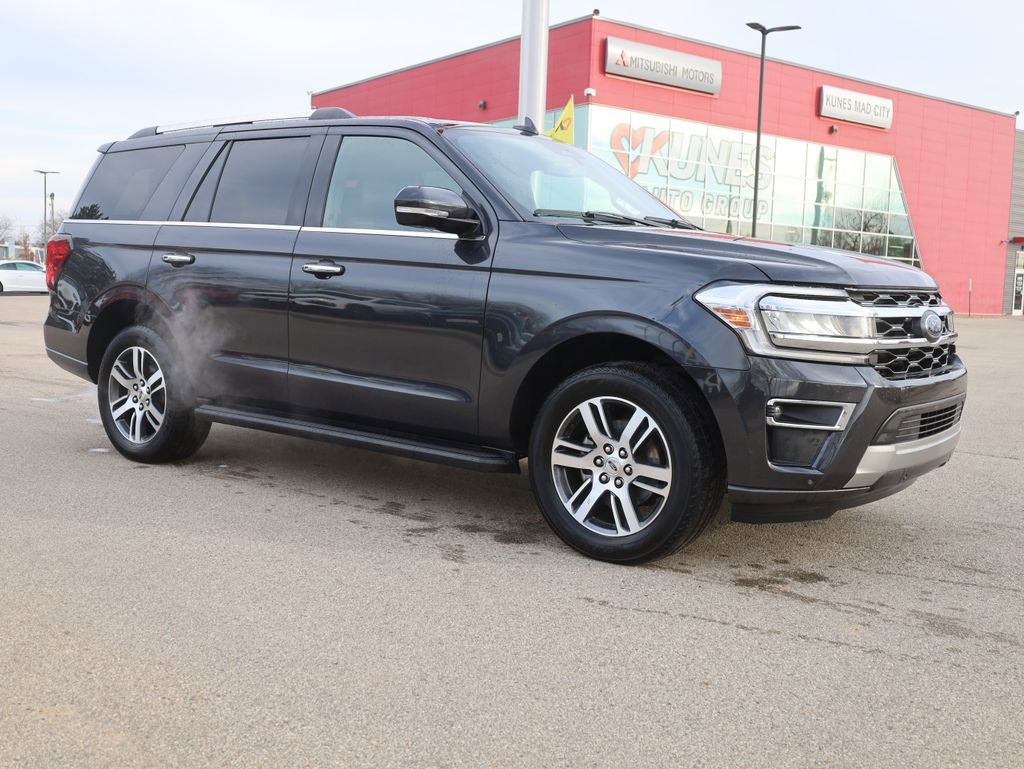 Used 2024 Ford Expedition Limited image 2