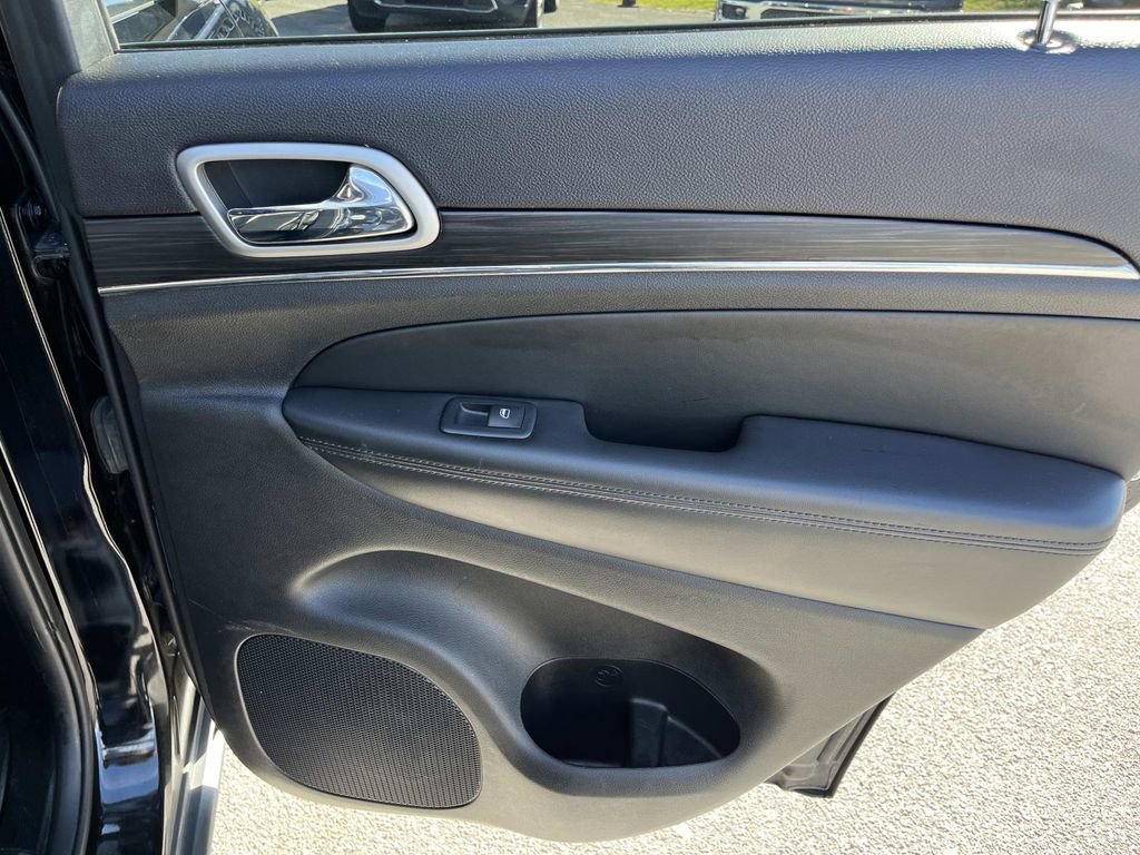 Used 2019 Jeep Grand Cherokee Limited w/ Trailer Tow Group IV image 20